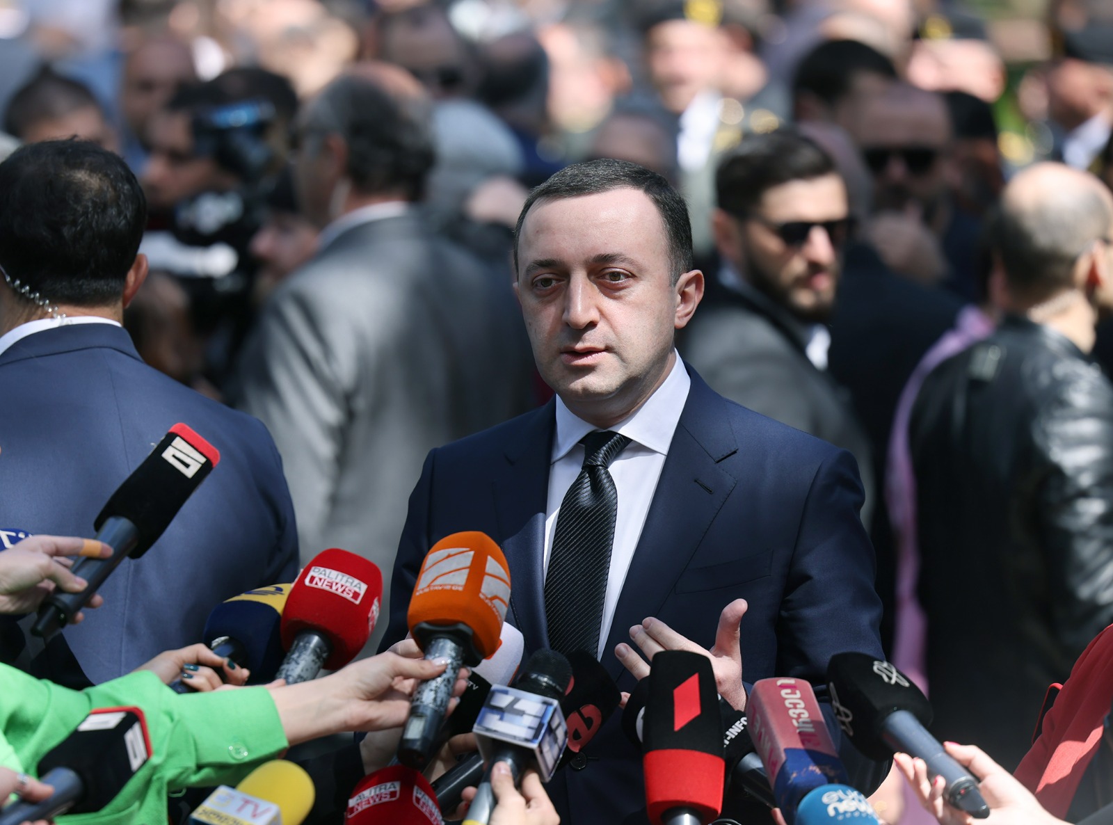 Премьер Грузии считает «позитивным» и «приветствует» восстановление безвизового режима и авиасообщения с Россией