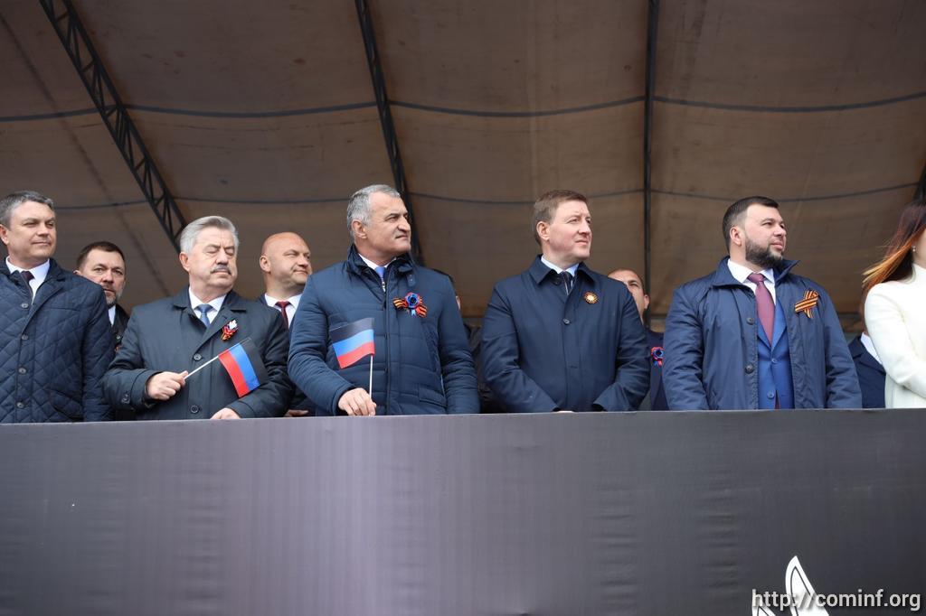 Цхинвальский лидер посетил Донецк и Мариуполь