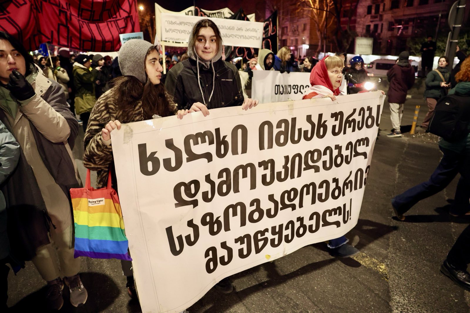 На фоне продолжающихся протестов руководство ОВГ подверглось критике
