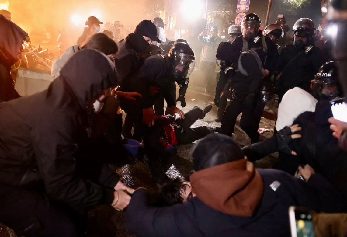 TI Грузия: Обвинения против восьми протестующих политически мотивированы, а доказательства недопустимы