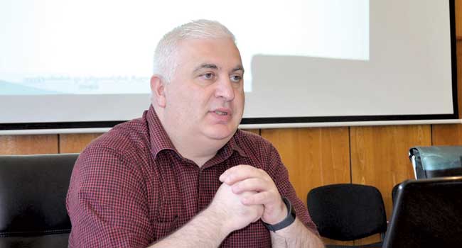 “კანონი, რომელიც ხელს გვიშლის ევროკავშირში გაწევრიანებაში, როგორ შეიძლება თავისი შინაარსით არ იყოს რუსული?!”