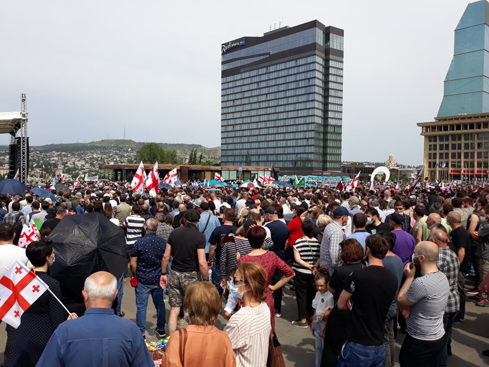 В Тбилиси прошла масштабная акция протеста против Намахванской ГЭС