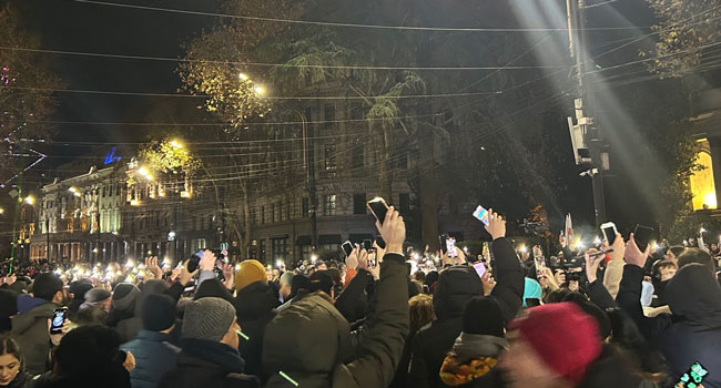 საქართველოოო – შეძახილები რუსთაველის გამზირზე