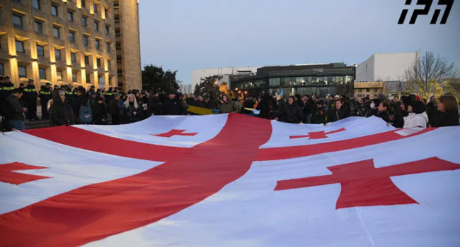 მთავრობის ადმინისტრაციასთან მიხეილ სააკაშვილის სოლიდარობის აქცია მიმდინარეობს