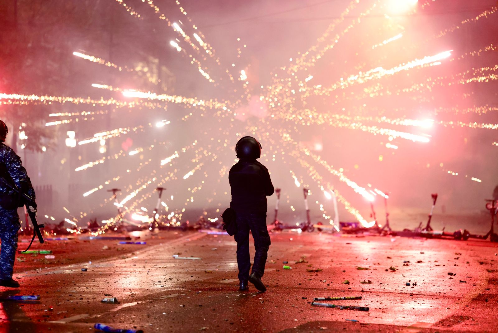 Грузинские фотожурналисты критикуют World Press Photo за награждение репортера ТАСС за освещение протестов в Грузии