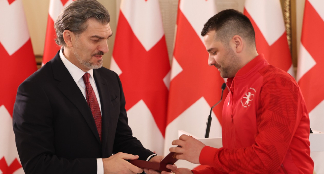 ყაველაშვილმა ვაჟ-ხელბურთელთა ნაკრები,  მწვრთნელები და ფედერაციის წარმომადგენლები დააჯილდოვა