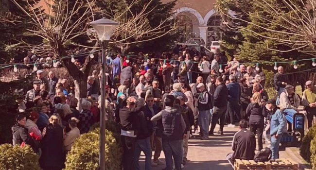 მიტროპოლიტთან შეხვედრის შემდეგ, მაღაროელებმა შიმშილობა შეწყვიტეს