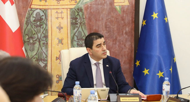 ხმაური პარლამენტის ბიუროს სხდომაზე