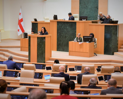 Парламент принял Кодекс о правах ребенка