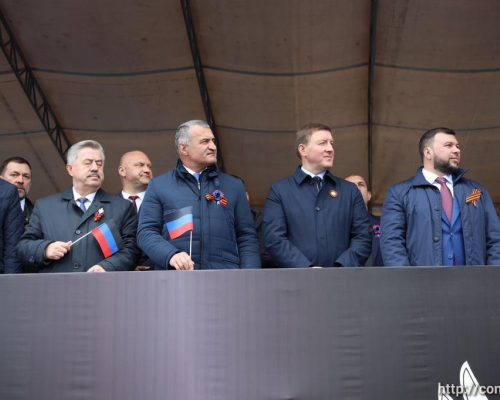 Цхинвальский лидер посетил Донецк и Мариуполь