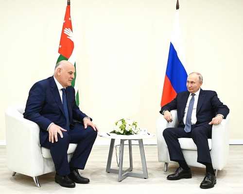 Бжания готов принять ВМФ России и хочет вступить в союзное государство