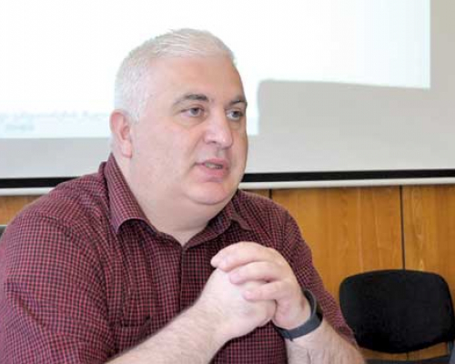 “კანონი, რომელიც ხელს გვიშლის ევროკავშირში გაწევრიანებაში, როგორ შეიძლება თავისი შინაარსით არ იყოს რუსული?!”