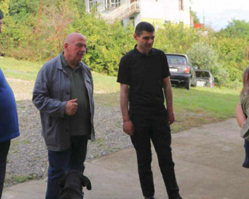 გურიაში სტიქიის შედეგად დაზარალებულ მოქალაქეებს  ხელისუფლების წარმომადგენლები ხვდებიან