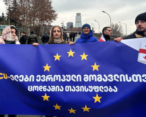 “ცოცხალი ჯაჭვი” ახალი არჩევნების და უკანონოდ დაკავებულების გათავისუფლების მოთხოვნით _ ფოტორეპორტაჟი