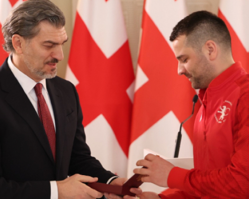 ყაველაშვილმა ვაჟ-ხელბურთელთა ნაკრები,  მწვრთნელები და ფედერაციის წარმომადგენლები დააჯილდოვა