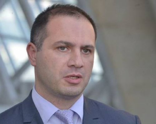 გივი მიქანაძე: “ბოკუჩავა, სამადაშვილი, კანდელაკი, ჭიაბერაშვილი,  ჯაფარიძე, დოლიძე, ქურდოვანიძე, ბურჯანაძე,  ხიდაშელი აყენებდნენ საკითხს, რომ ჩვენი დელეგაციის უფლებამოსილება არ აღიარებულიყო”