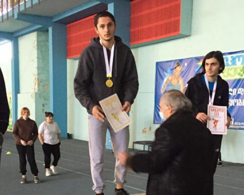 ოზურგეთელმა მძლეოსნებმა შეჯიბრიდან ორი ოქრო, ჩემპიონის ტიტული და ერთი ვერცხლი წამოიღეს