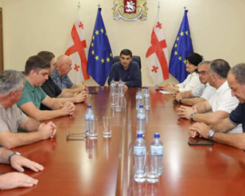 გურიაში სახელმწიფო რწმუნებულმა მუნიციპალიტეტების ხელმძღვანელ პირებთან სამუშაო შეხვედრა გამართა