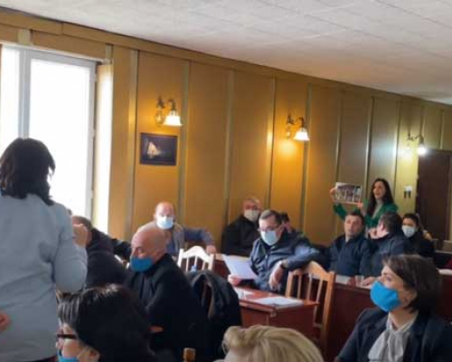 მერის ხელფასი 5 000 ლარამდე იზრდება _ ოზურგეთის საკრებულოს ხმაურიანი სხდომა