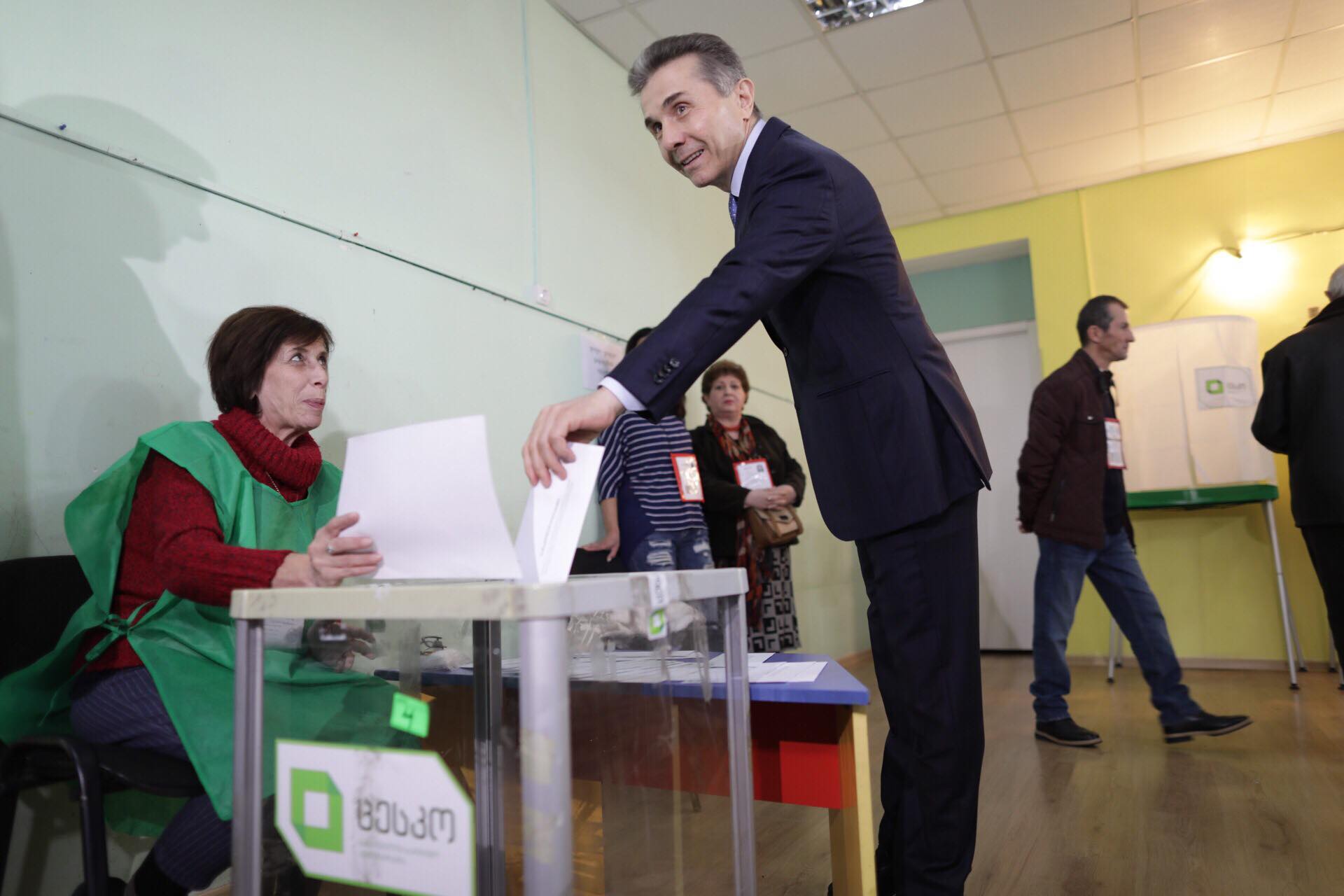 Opposition: To win, frame election as a domestic referendum