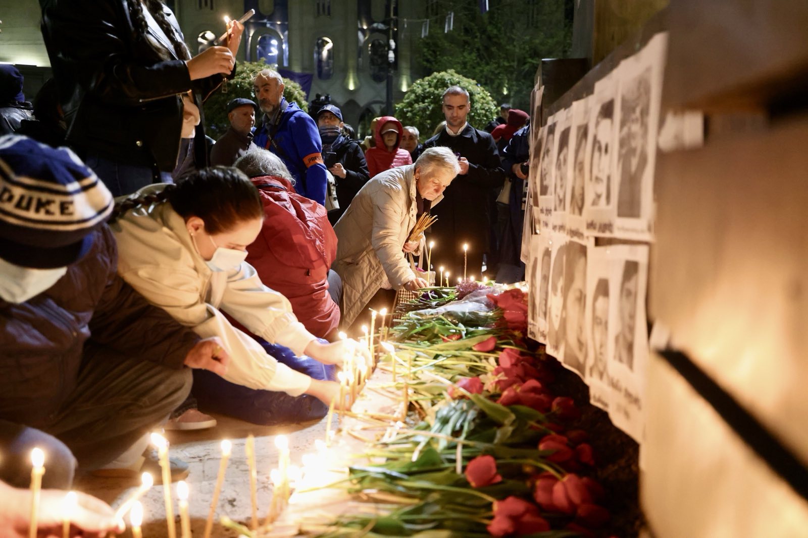 Photo Story | Citizens Hold Vigil for April 9 Heroes