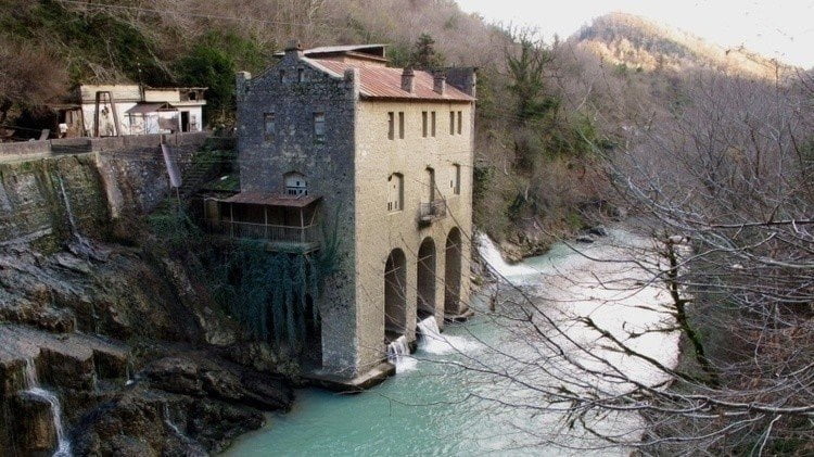 Old Powerplant at Heart of New Controversy in Abkhazia