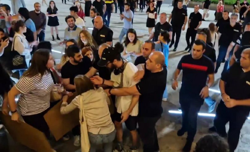 Police Detain Activists in Front of the Parliament Building