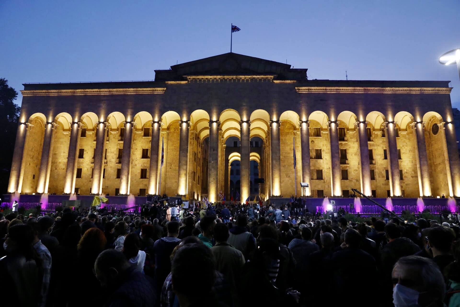 Foreign Experts on Georgian Opposition Boycotting New Parliament