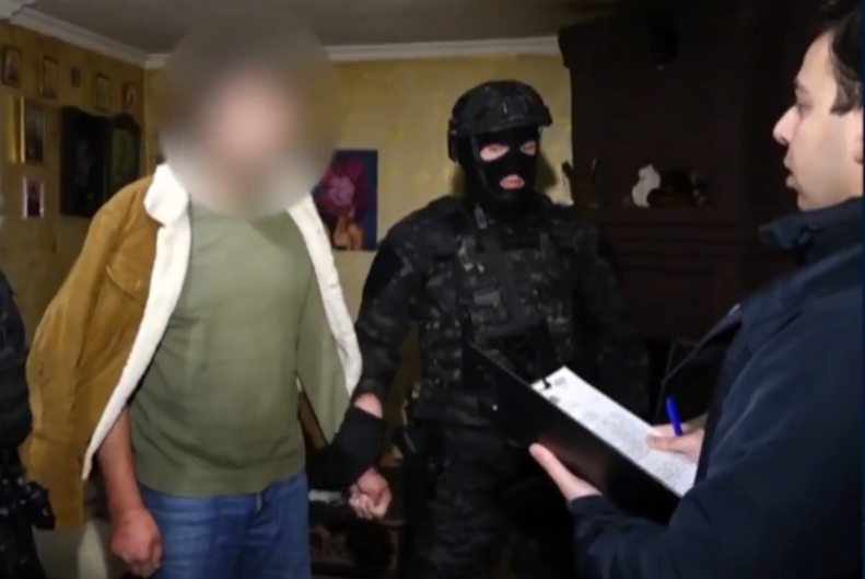 Police Arrest 49 Over Links with ‘Thieves’ World’
