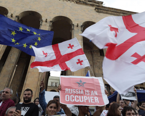 Activists, CSOs Call for Visa Requirements for Russians