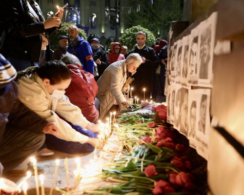 Photo Story | Citizens Hold Vigil for April 9 Heroes