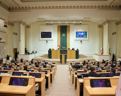 New Law Requires Convicted Officials to File Asset Declarations for 30 Years